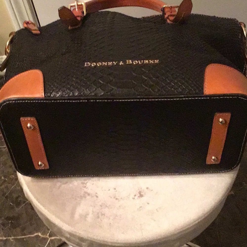 Dooney & Bourke Large Satchel - Picture 2 of 5